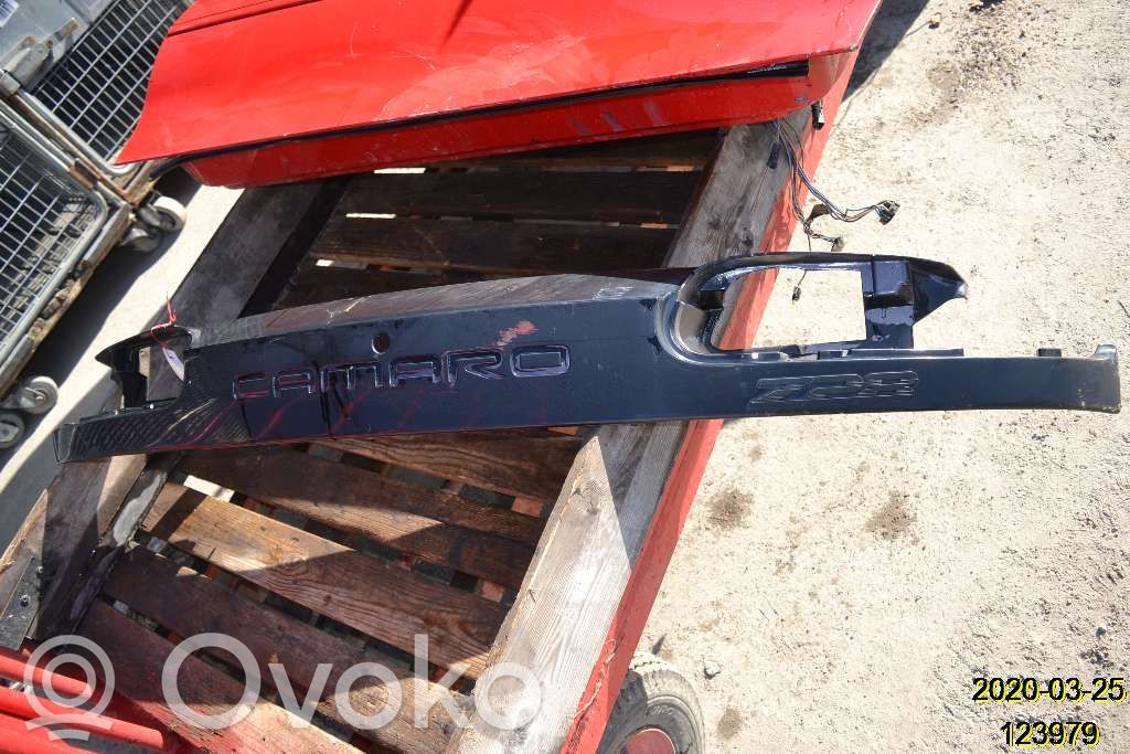 Chevrolet Camaro Tailgate trim 