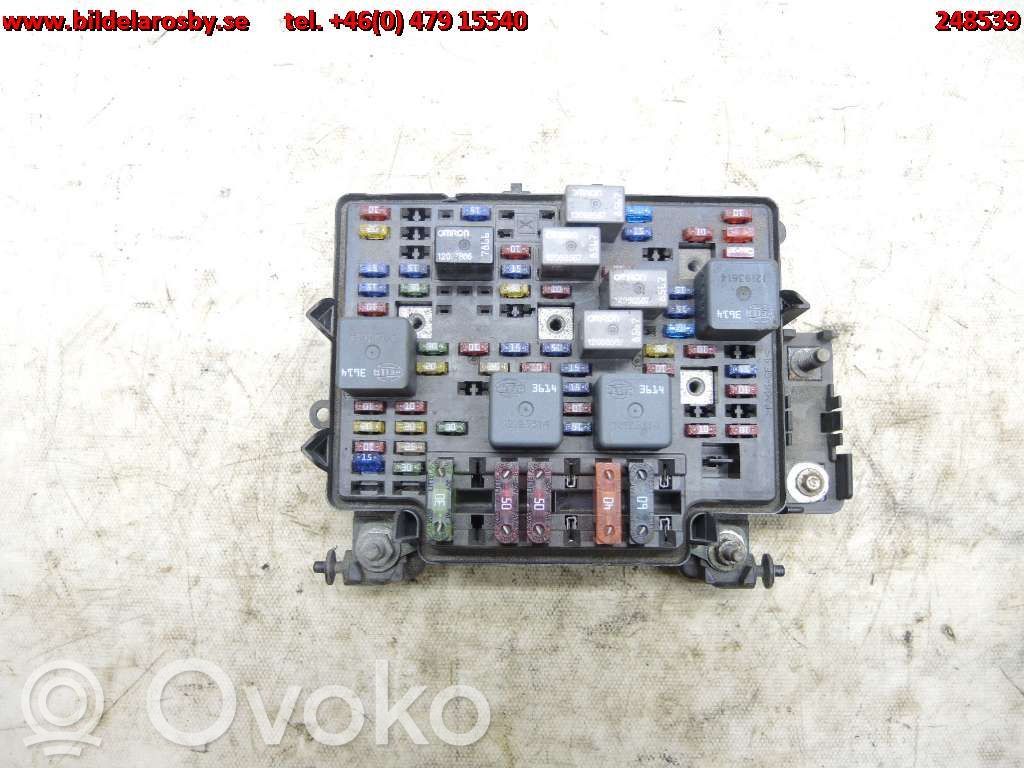 Chevrolet Silverado Fuse module 