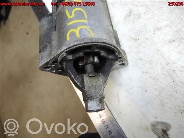 Starter motor   4868860AA