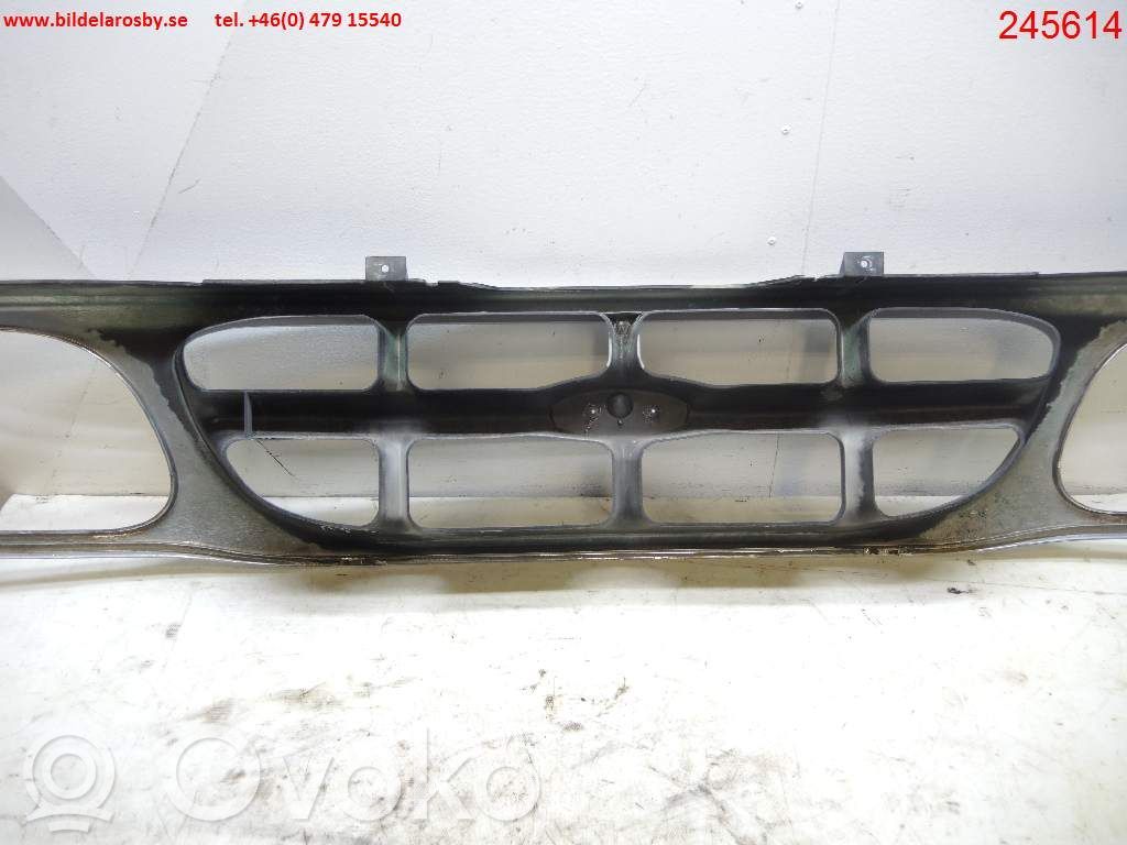 Ford Explorer Front bumper lower grill 