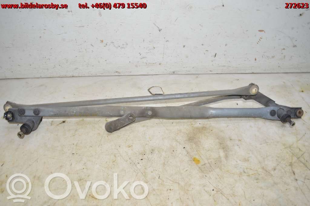 Chevrolet Silverado Front wiper linkage 