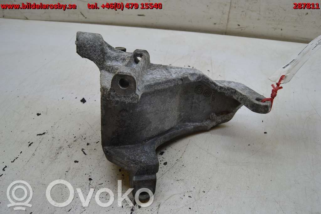 Engine mounting bracket   5085075AD