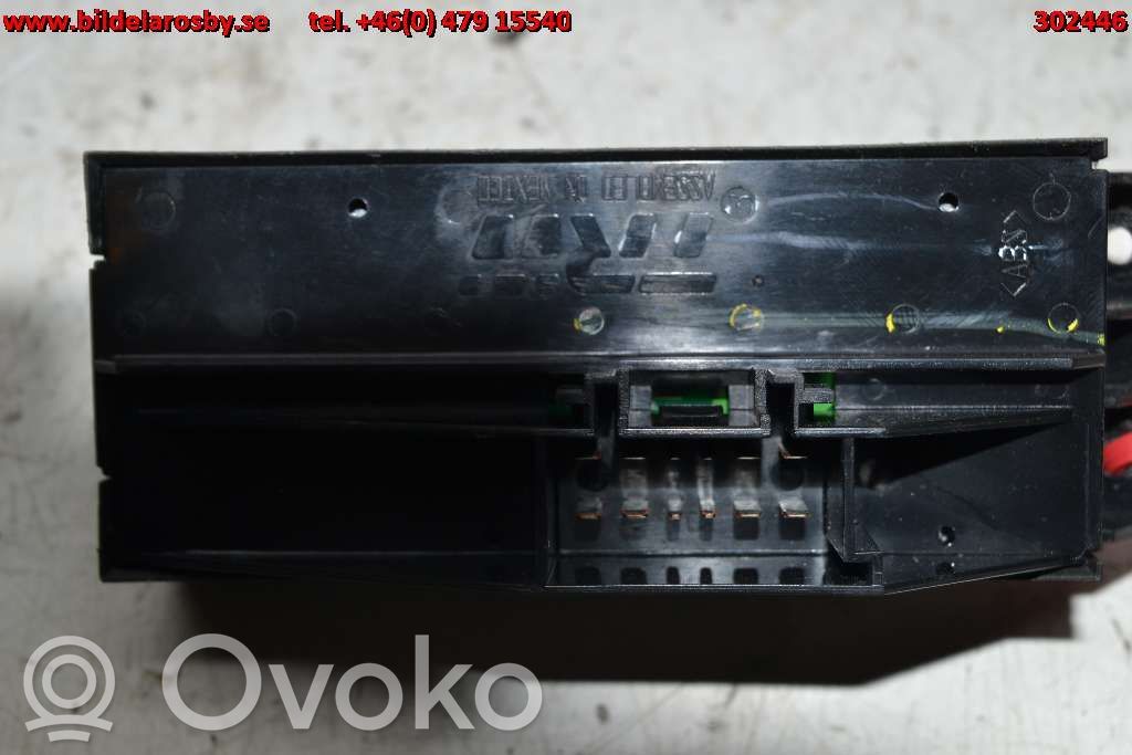 Chevrolet Silverado Electric window control switch 