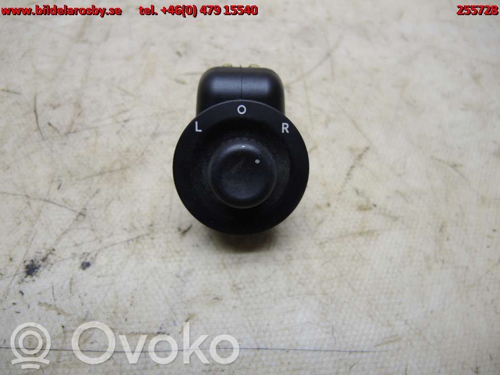Dodge Challenger Wing mirror switch 