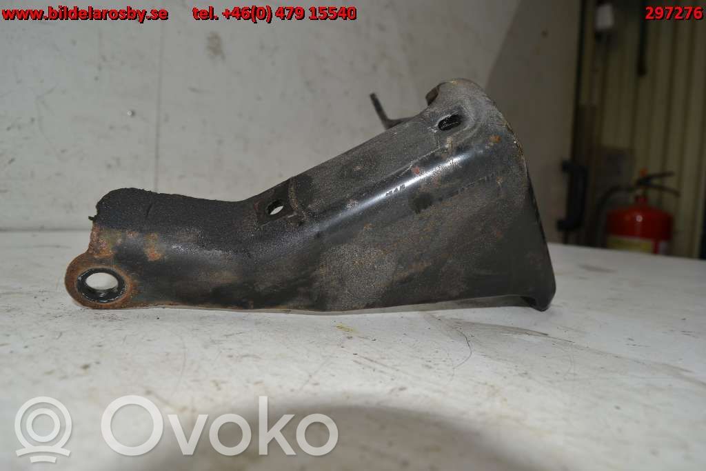Power steering pump mounting bracket