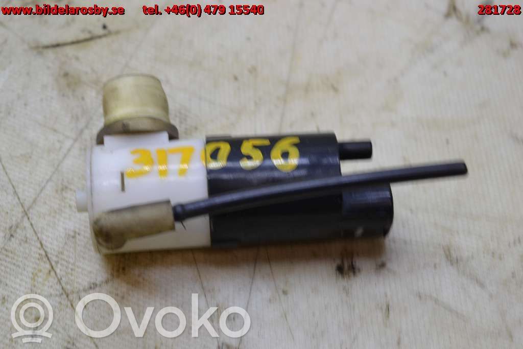 Chevrolet Suburban Windscreen/windshield washer pump 