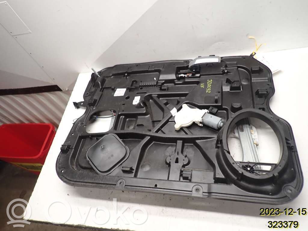 Dodge RAM Regulador de puerta delantera con motor 