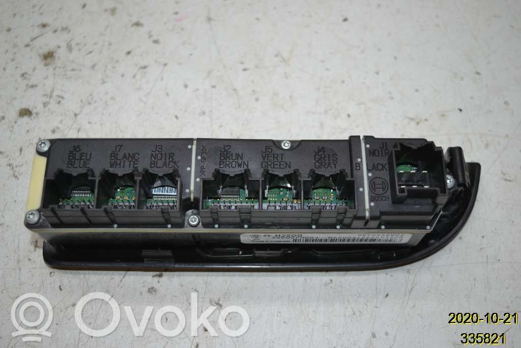 Electric window control switch   20835554AD