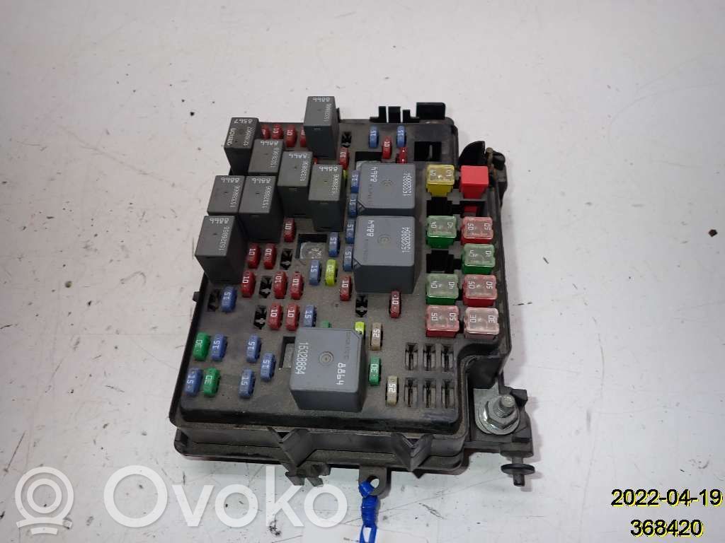 Chevrolet Silverado Fuse module 