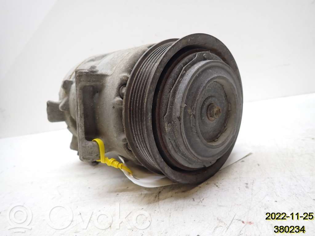 Ilmastointilaitteen kompressorin pumppu (A/C)   68201089