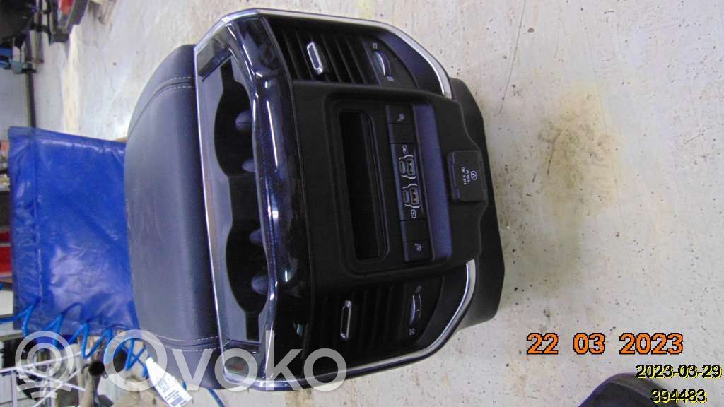 Dodge RAM Centrinė konsolė 