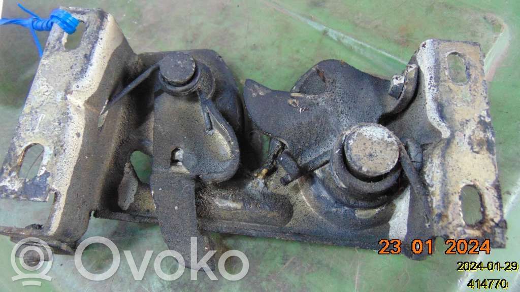 Engine bonnet/hood lock/catch