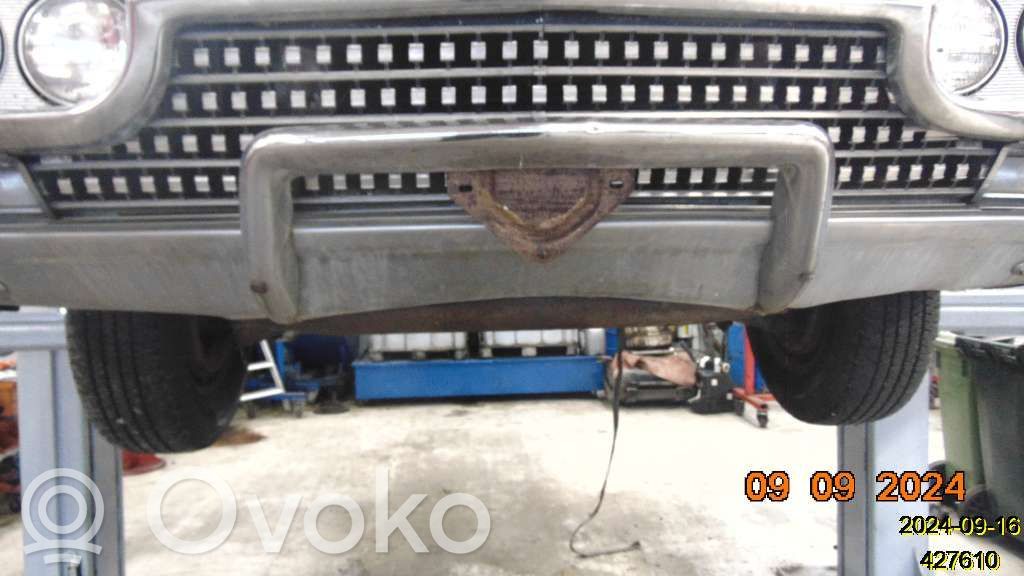 Front bumper lower grill