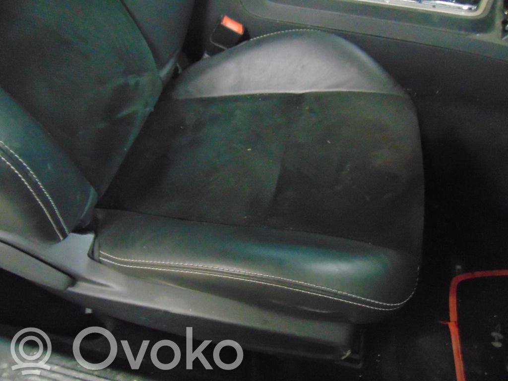 Dodge Challenger Scaun față pasager 