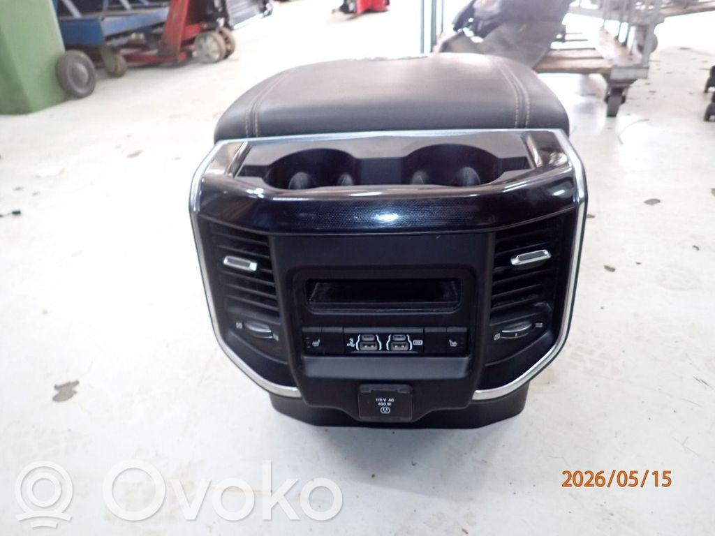Dodge RAM Centrinė konsolė 