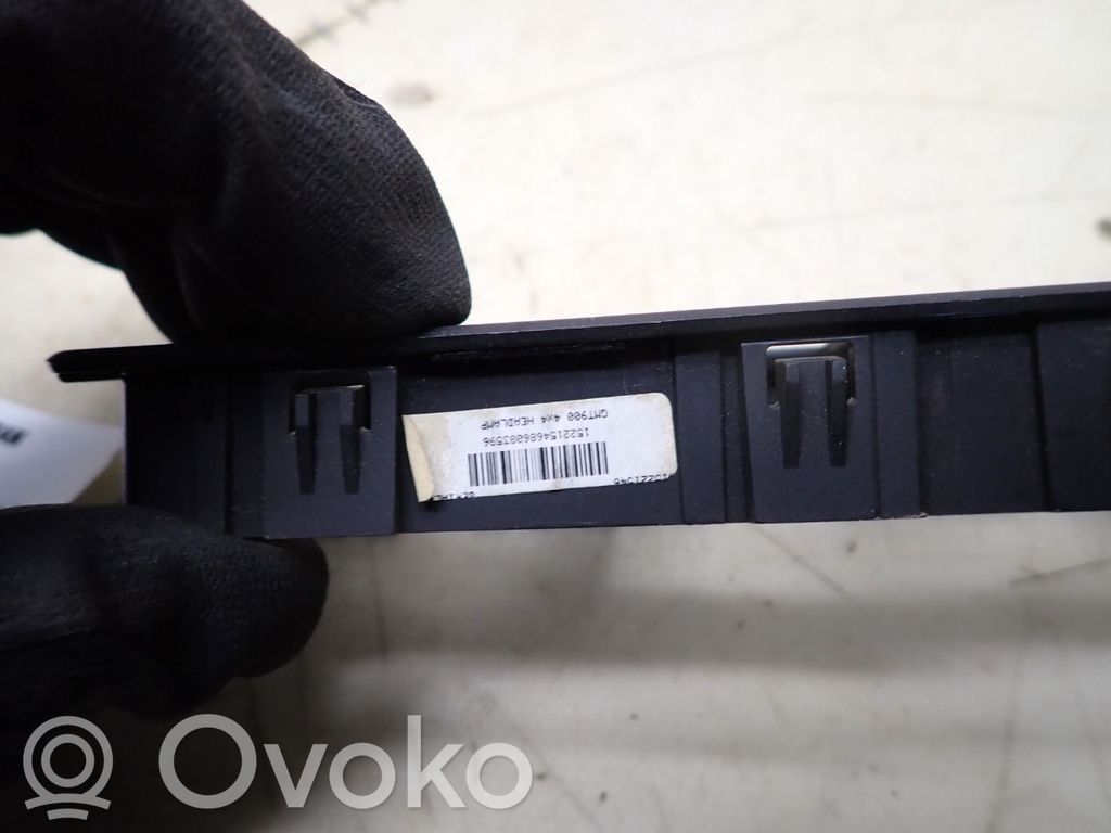 Chevrolet Suburban Moldura del panel 