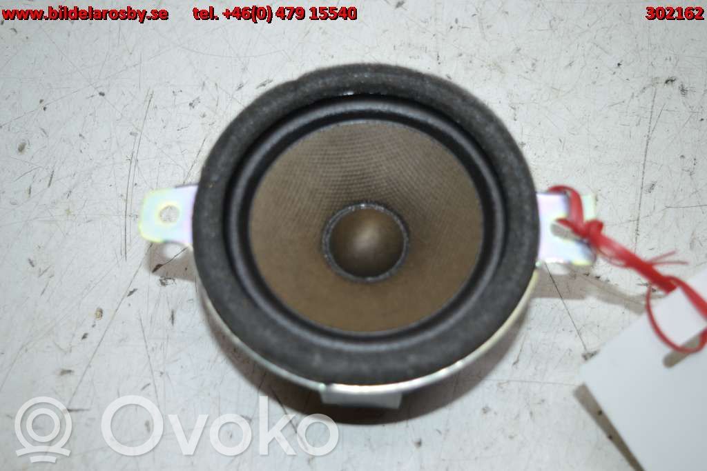 Chevrolet Camaro Front door speaker 