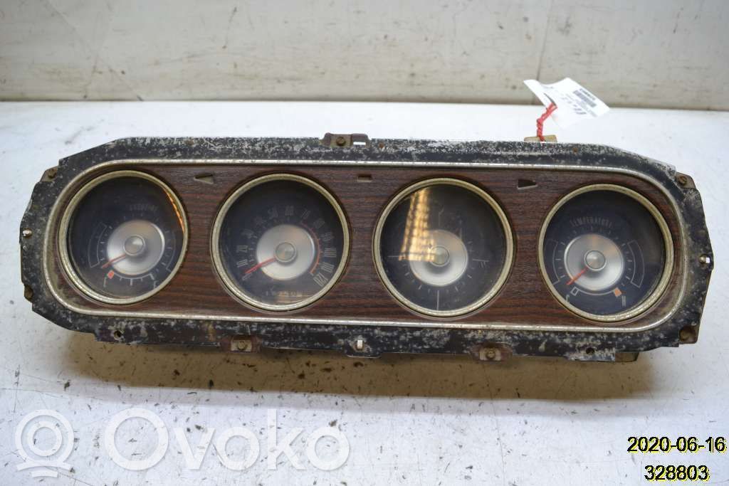 Geschwindigkeitsmesser Cockpit   25700471