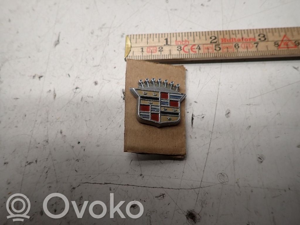 Cadillac DeVille Ražotāja emblēma 