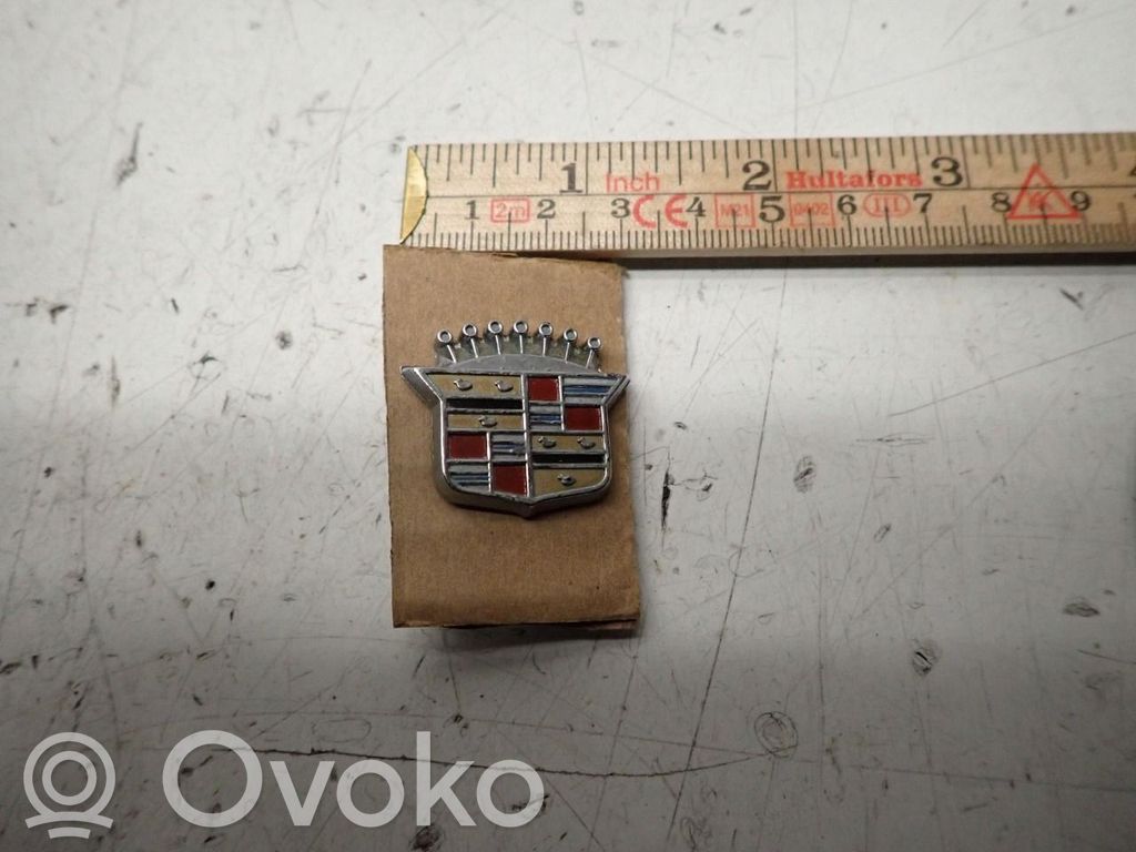 Cadillac DeVille Ražotāja emblēma 