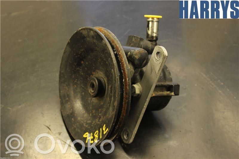 Ohjaustehostimen pumppu   8252306