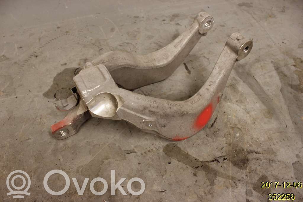 Volvo XC90 Spyruoklės atrama (viršutinė) 