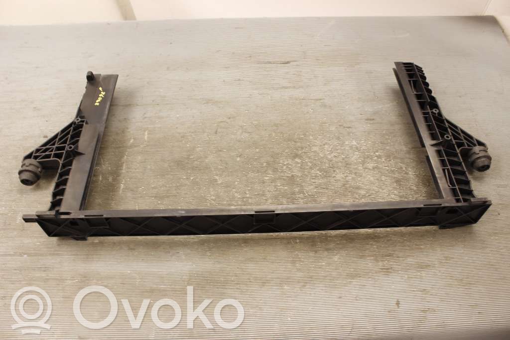 Radiator support slam panel bracket   30714063