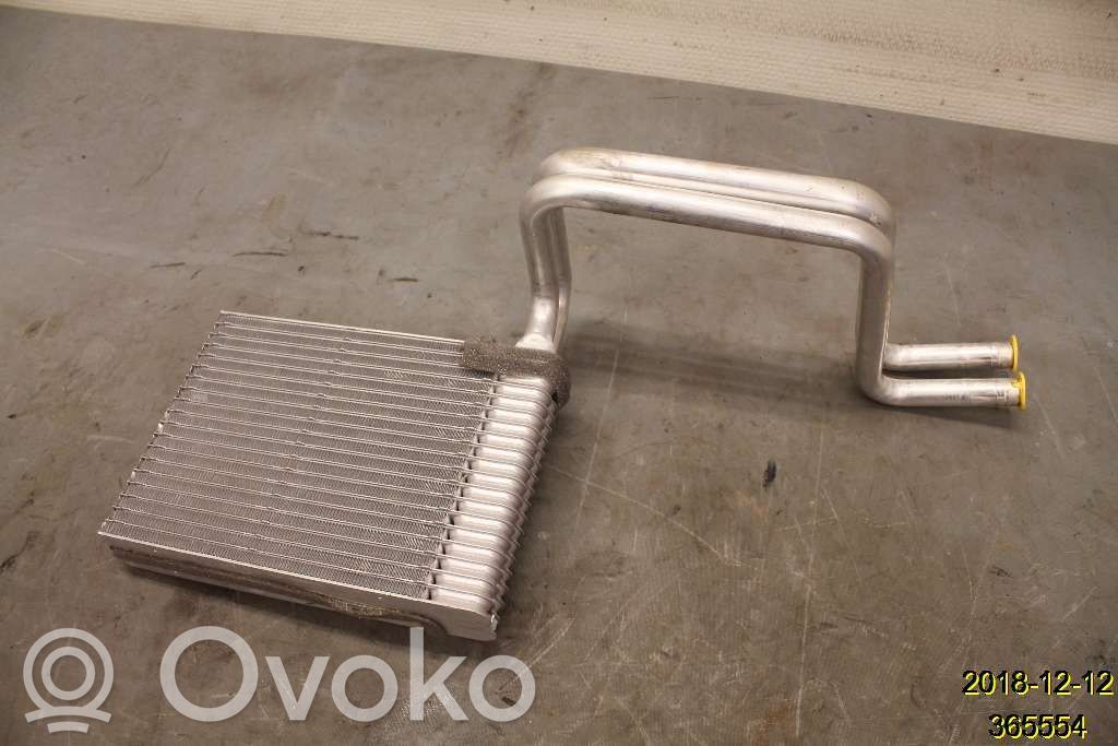 Volvo V40 Pečiuko radiatorius 