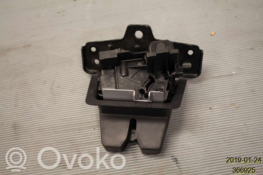 Volvo XC40 Loading door lock 