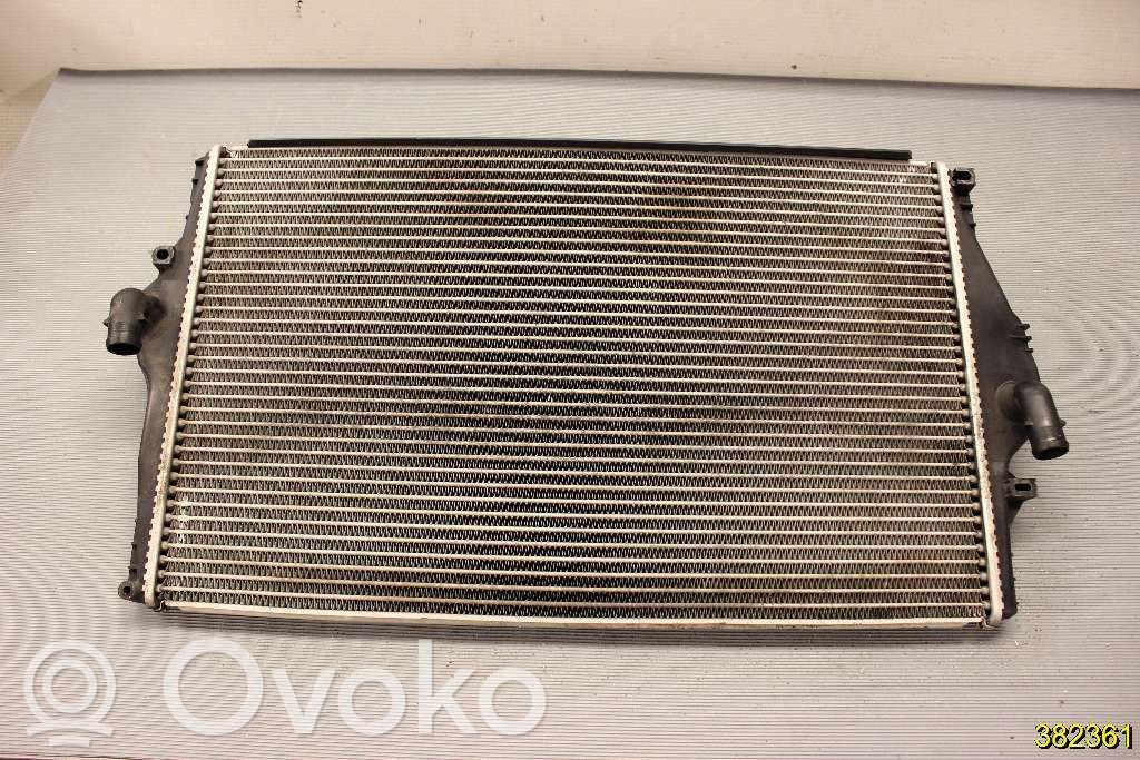 Volvo V70 Interkūlerio radiatorius 