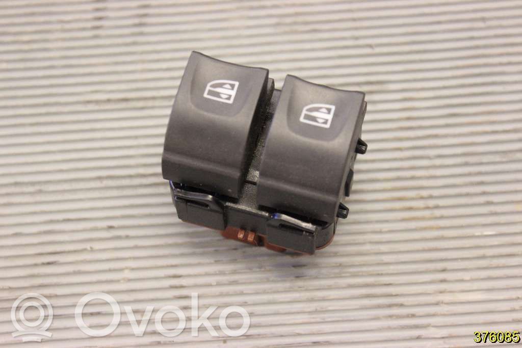 Dacia Duster Electric window control switch 