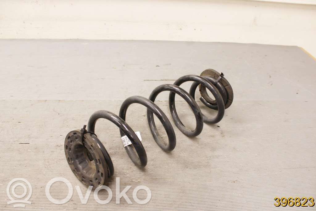 Volvo XC40 Sprężyna tylna 