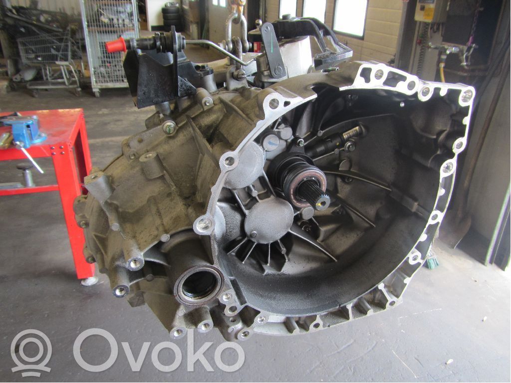 Volvo V40 Manualna 6-biegowa skrzynia biegów 