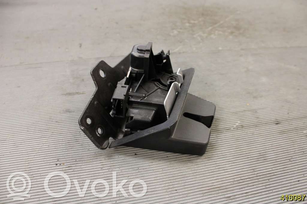 Volvo XC40 Loading door lock 
