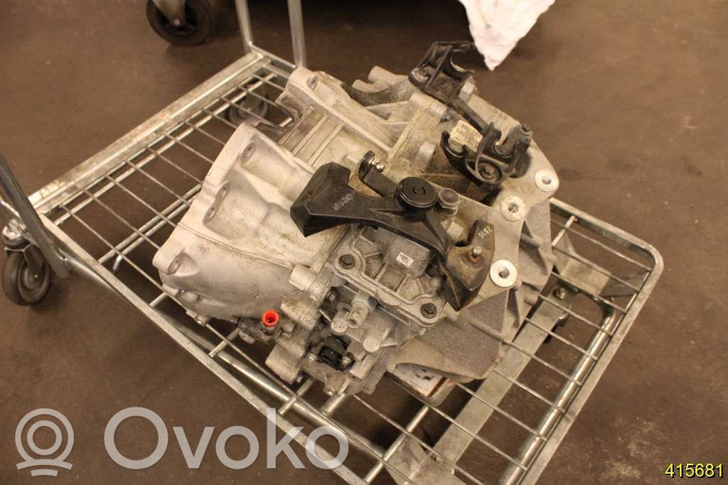 Volvo V40 Manualna 6-biegowa skrzynia biegów 