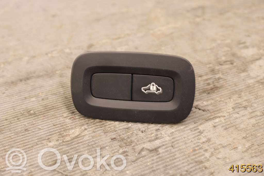 Volvo S60 Botón interruptor de maletero abierto 