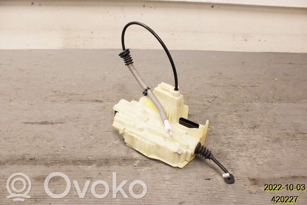 Volvo XC40 Silniczek / Siłownik zamka centralnego 