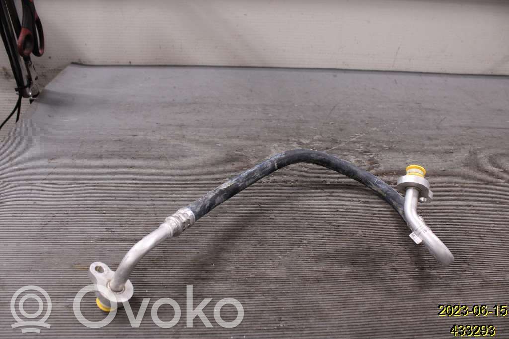 Ilmastointilaitteen putki (A/C)   31497391