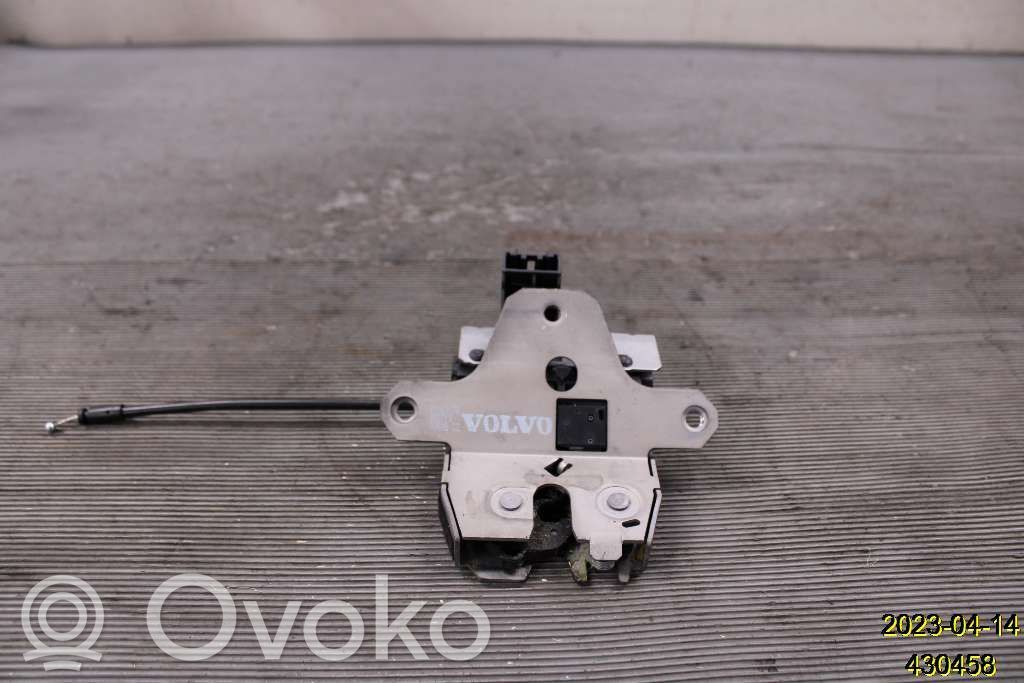Loading door lock   31440489