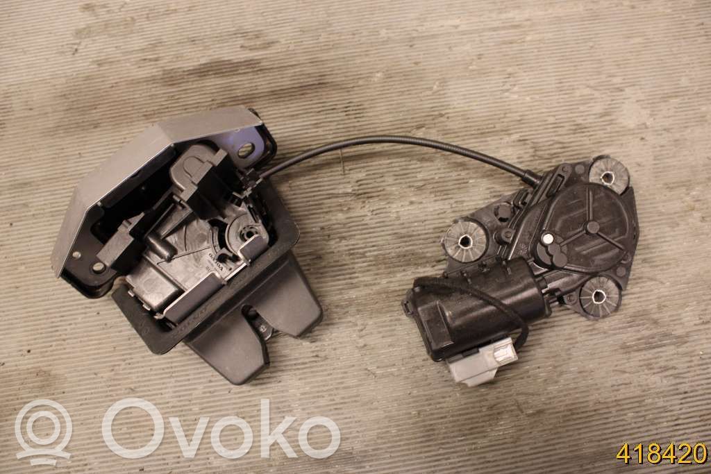 Volvo XC90 Loading door lock 