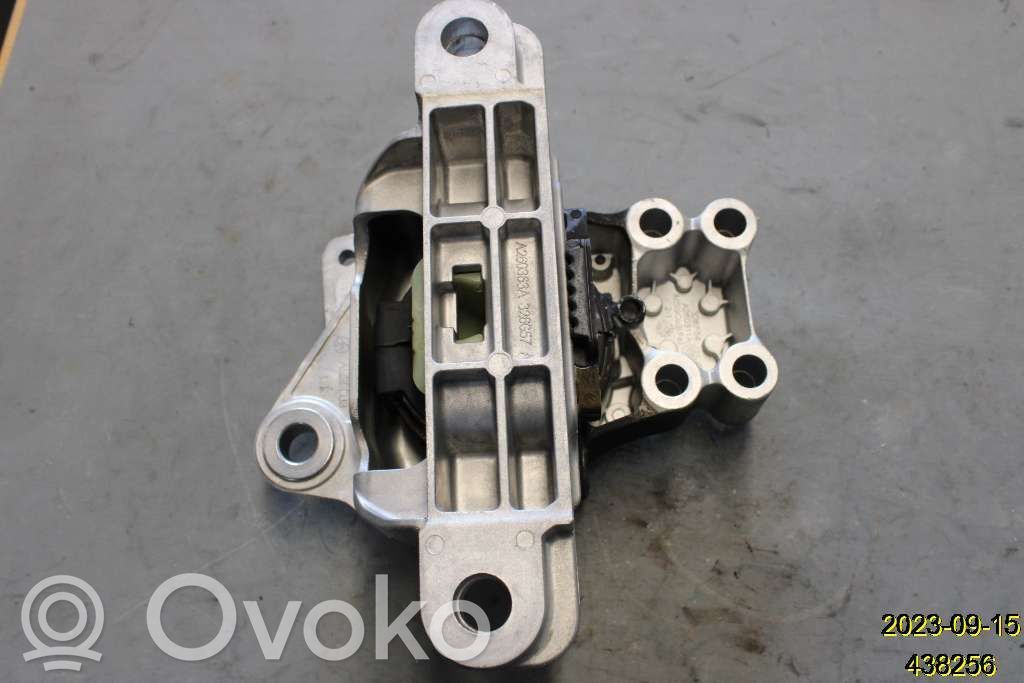 Volvo XC40 Engine mount bracket 