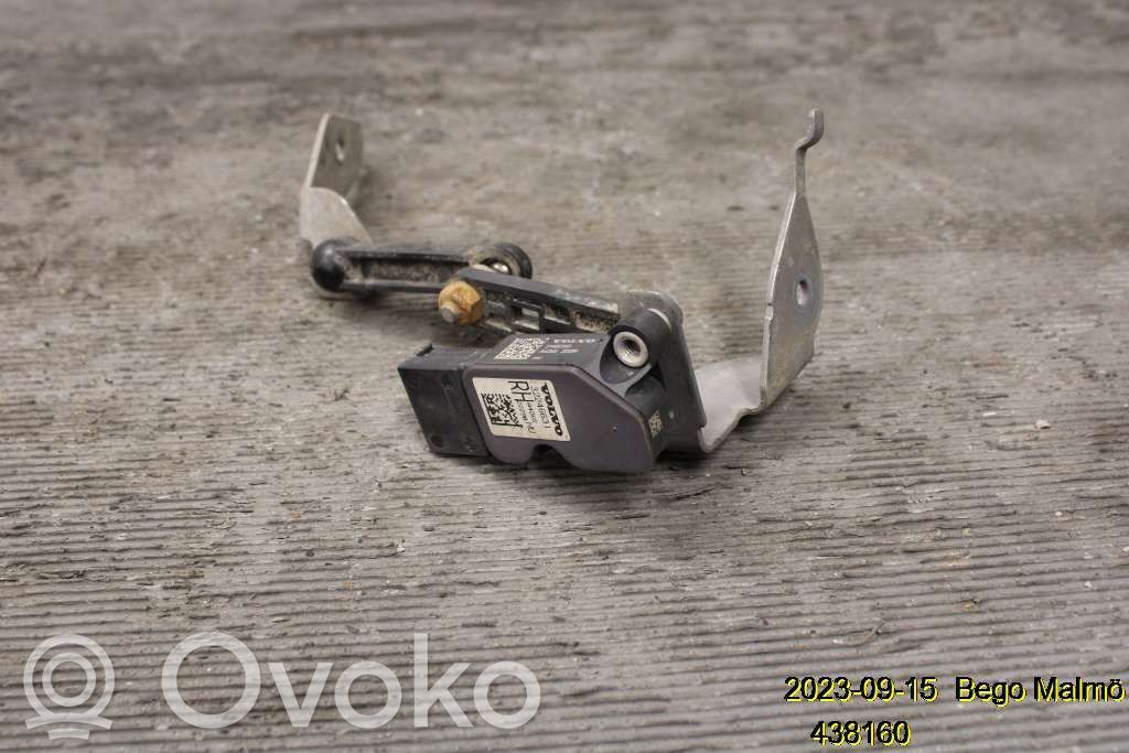 Volvo V60 Sensor de nivel del faro delantero/principal 