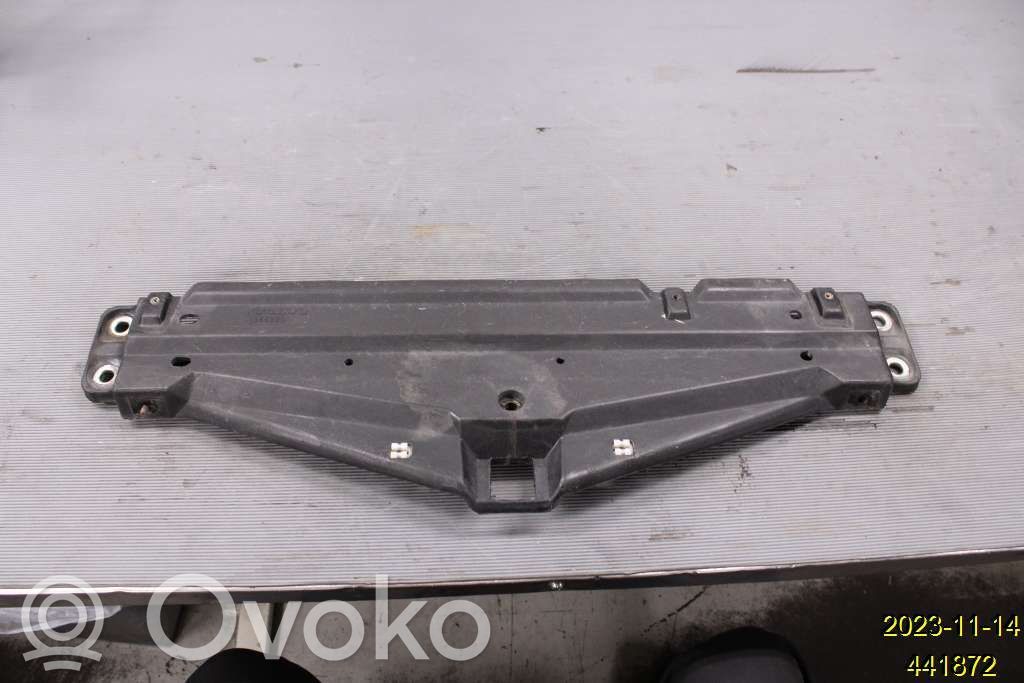 Volvo 940 Верхняя часть панели радиаторов (телевизора) 