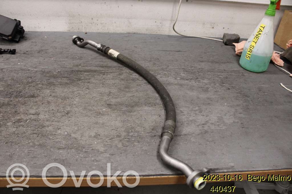 Ilmastointilaitteen putki (A/C)   31407976