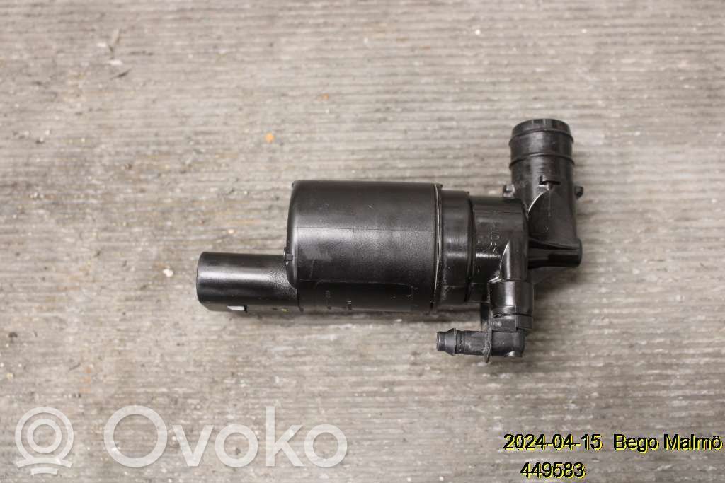 Volvo XC90 Headlight washer pump 