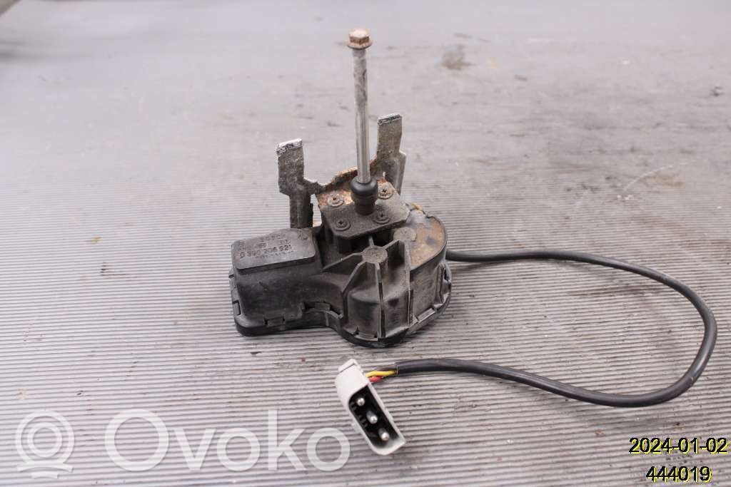 Scheinwerferwischermotor   0390206921
