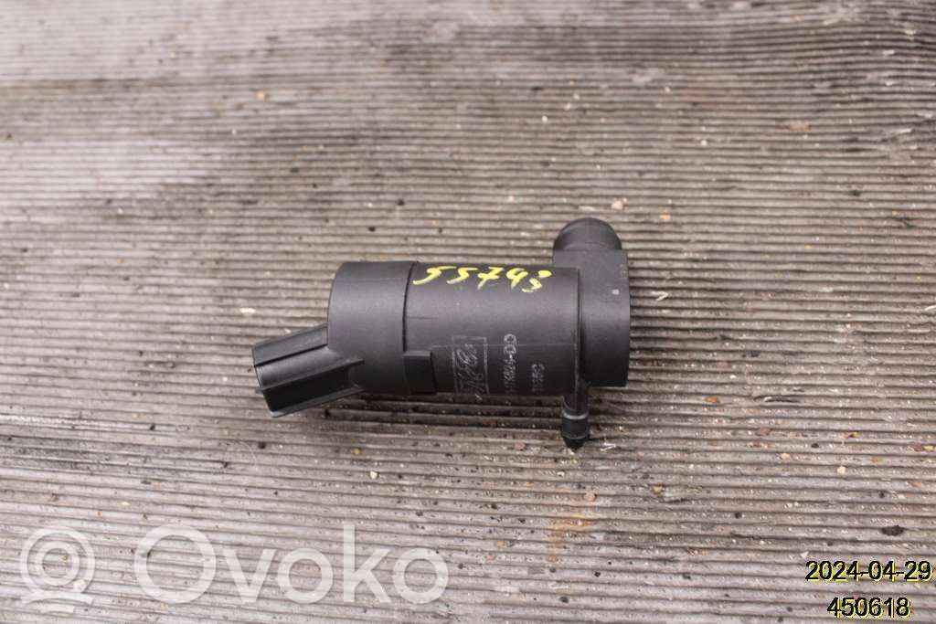 Windscreen/windshield washer pump   31349235