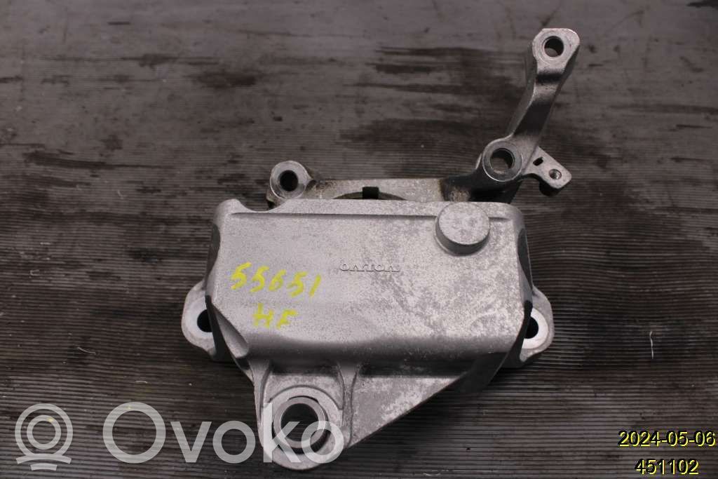 Volvo XC40 Engine mounting bracket 