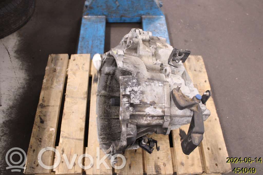 Volvo S60 Manualna 5-biegowa skrzynia biegów 
