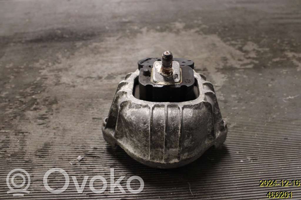 Engine mount bracket   22116768852